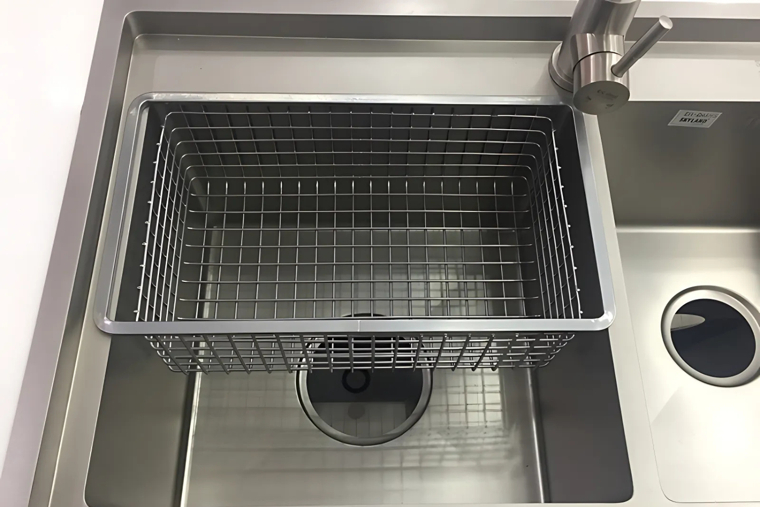 Chậu Rửa Bát 2 Hố Inox 304 Eurosun SKYLAND HANDMADE EU-8246HS