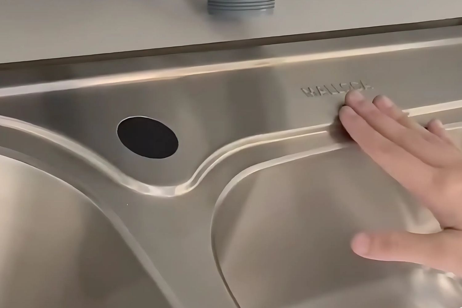 Chậu Rửa Bát 2 Hố Inox 304 Malloca MS 1011 NEW (ECO)