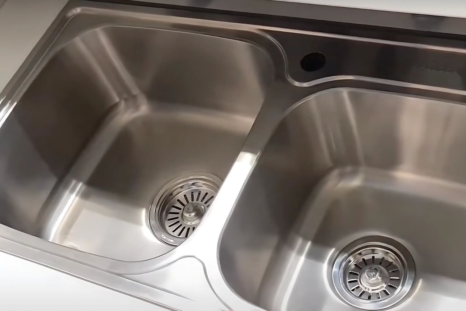 Chậu Rửa Bát 2 Hố Inox 304 Malloca MS 1011 NEW (ECO)