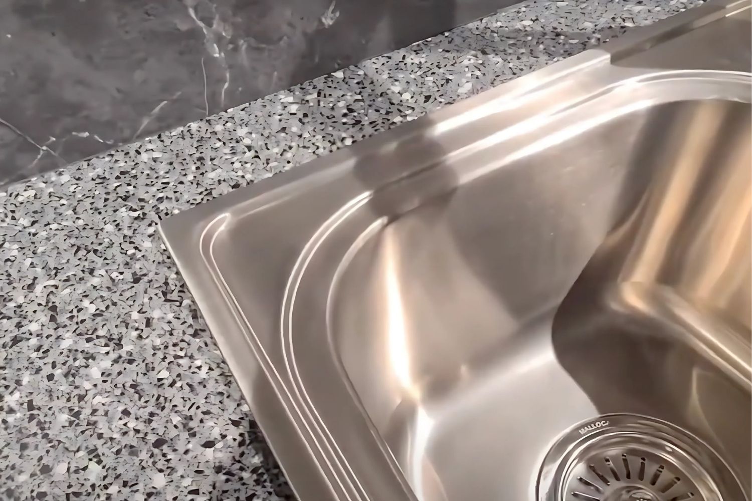 Chậu Rửa Bát 2 Hố Inox 304 Malloca MS 1024