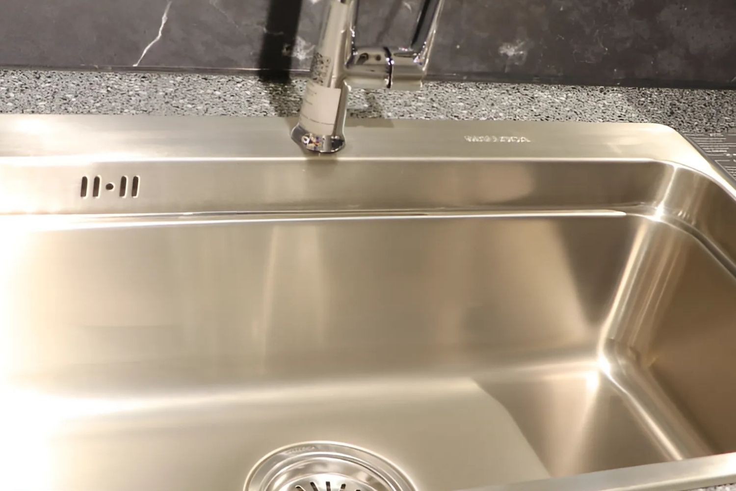 Chậu Rửa Chén 1 Hố Inox 304 Malloca MS 1022D