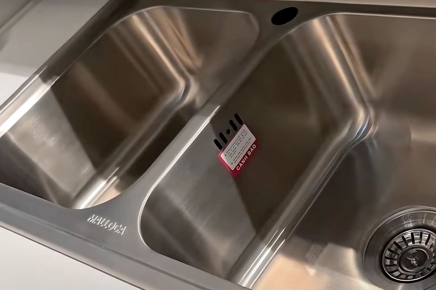 Chậu Rửa Chén 2 Hố Inox 304 Malloca MS 2076E (ECO)
