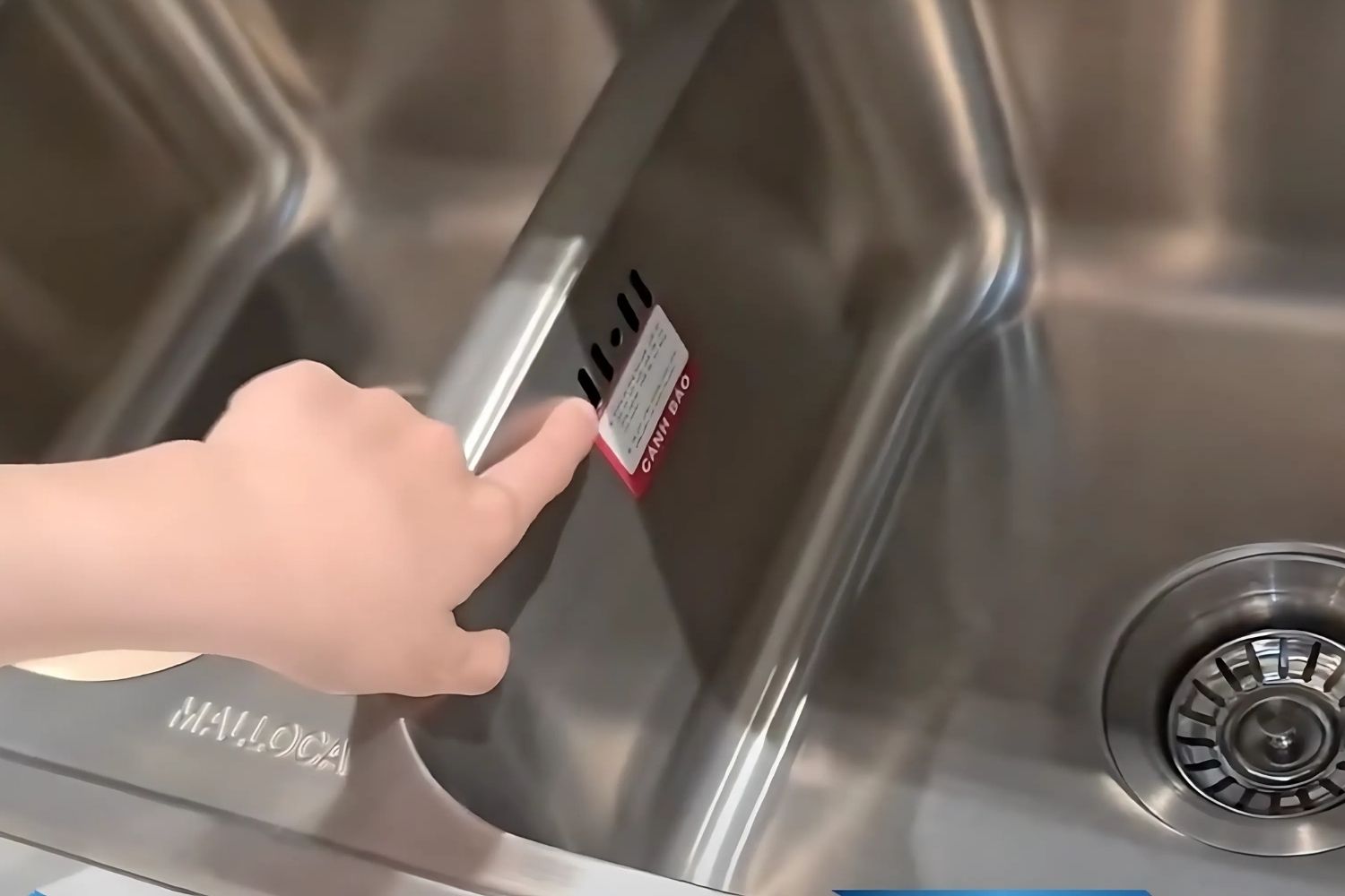 Chậu Rửa Chén 2 Hố Inox 304 Malloca MS 2076E (ECO)