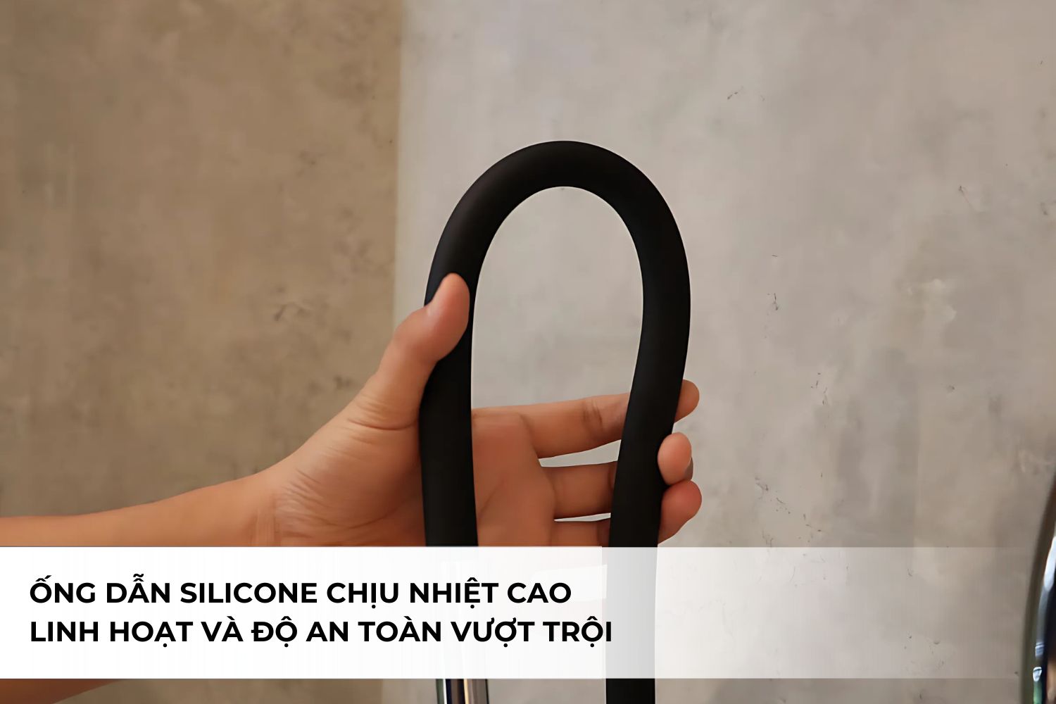 Vòi Rửa Bát Nóng Lạnh Malloca K081C | Đồng Thau Mạ Chrome, Dây Silicone