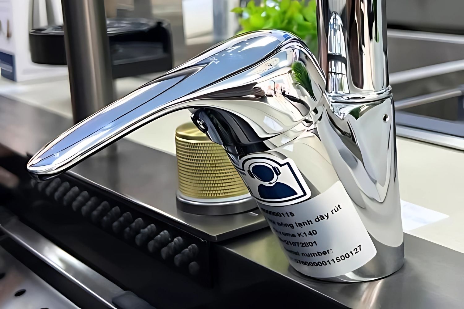 Vòi Rửa Bát Nóng Lạnh Dây Rút Malloca K140 | Đồng Thau Mạ Chrome