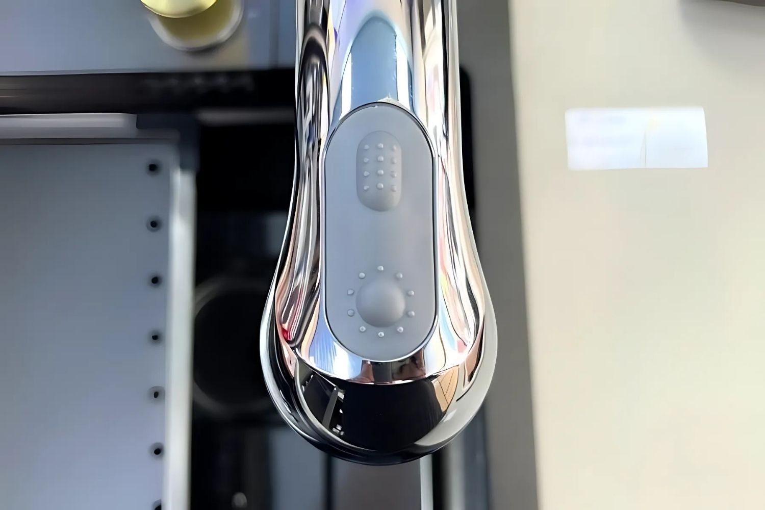 Vòi Rửa Bát Nóng Lạnh Dây Rút Malloca K140 | Đồng Thau Mạ Chrome