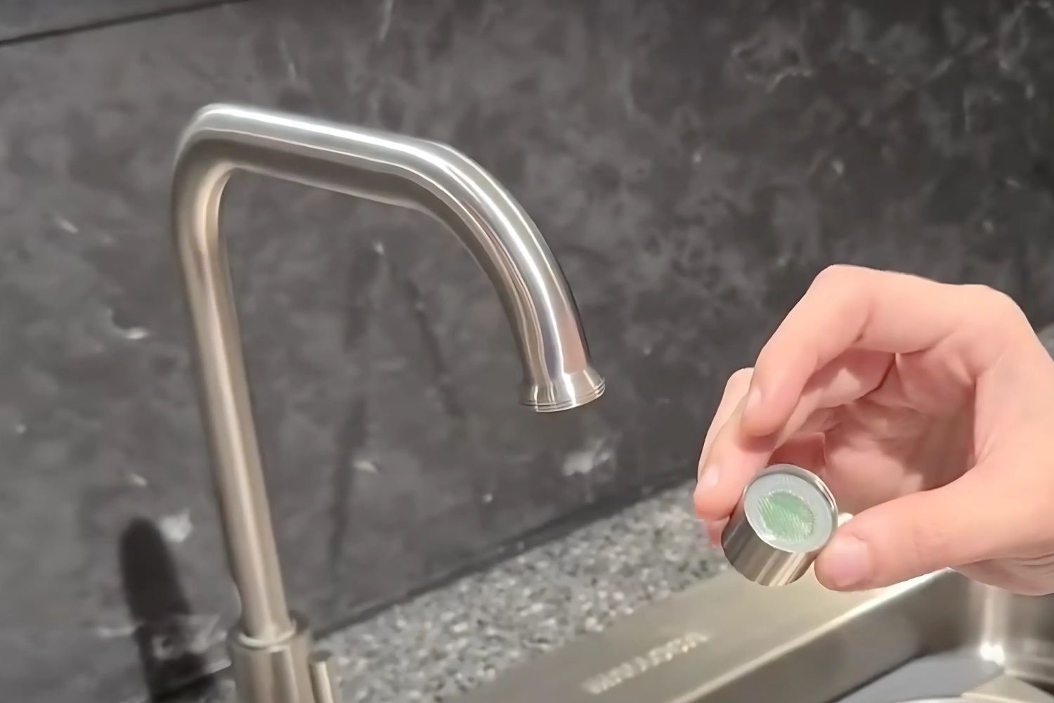 Vòi Rửa Bát 1 Nguồn Nước Lạnh Malloca K-115 XFIT | Inox 304