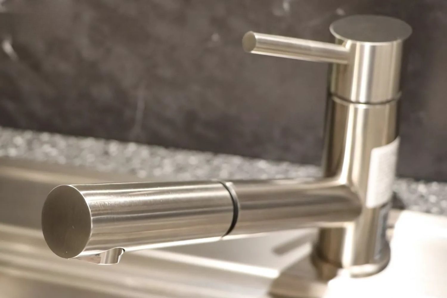 Vòi Rửa Bát Nóng Lạnh Dây Rút Malloca K110-SS | Inox 304