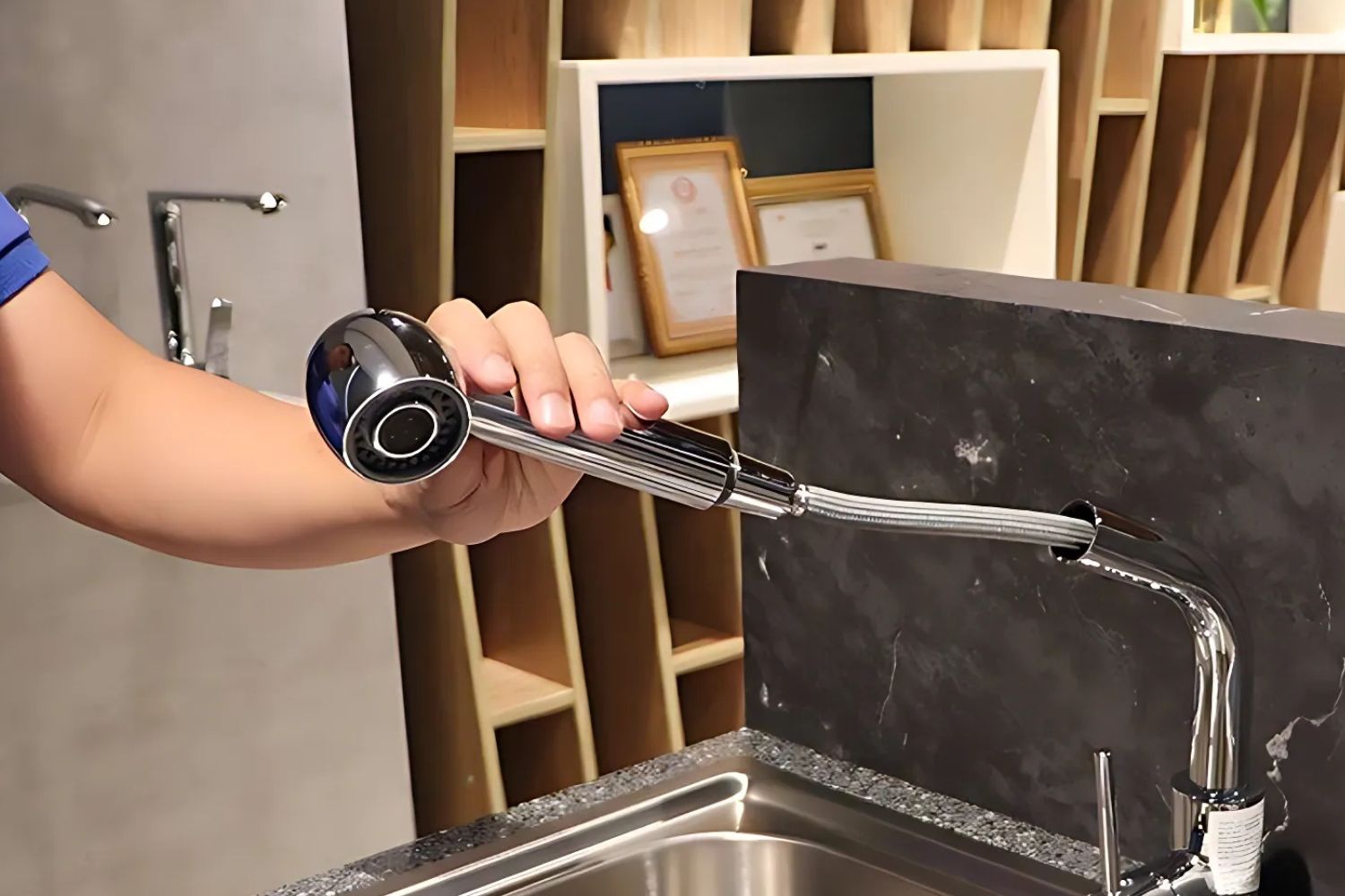 Vòi Rửa Bát Nóng Lạnh Dây Rút Malloca K119N9 | Đồng Thau Mạ Chrome