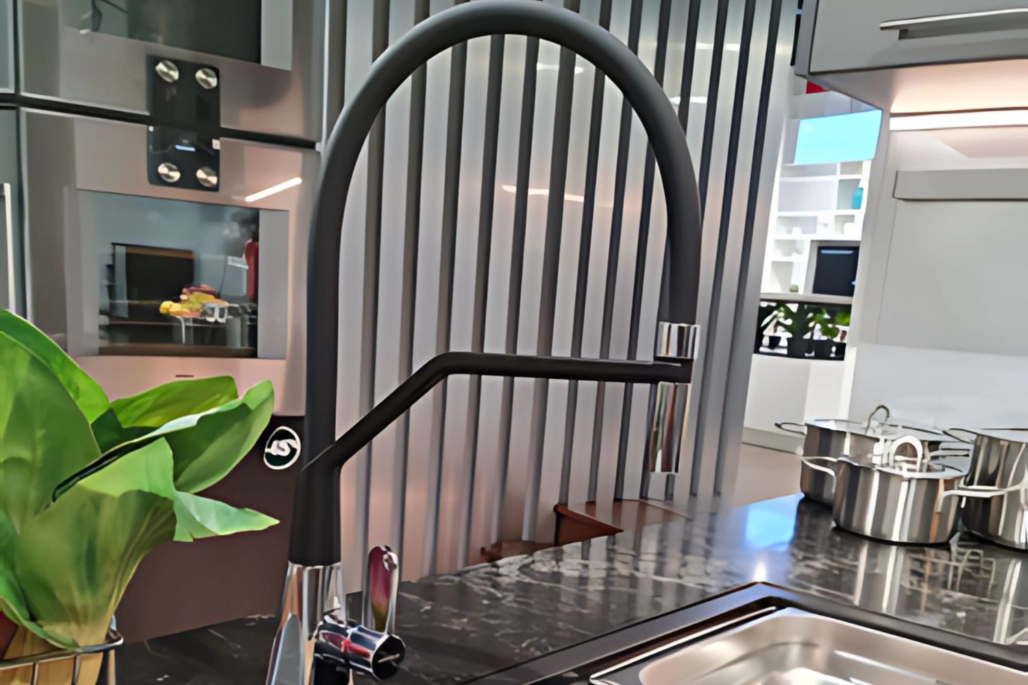 Vòi Rửa Bát Nóng Lạnh Hafele HT20-CH1F187 (570.82.230) | Đồng Thau Mạ Chrome, Dây Silicon