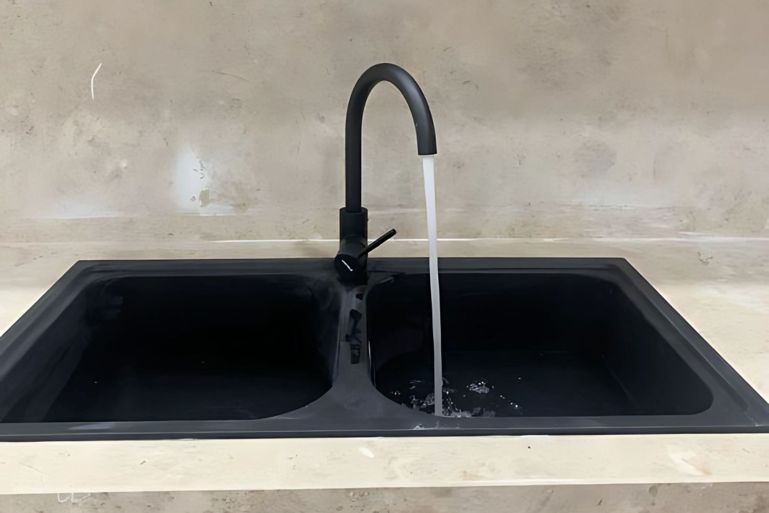 Vòi Rửa Bát Nóng Lạnh Hafele HT21-CH1F220C (577.56.300) | Đồng sơn giả đá, Màu đen