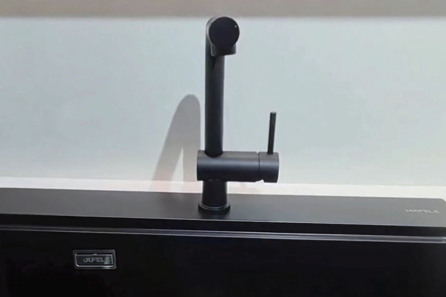 Vòi Rửa Bát Nóng Lạnh Dây Rút Hafele HT21-GH1P250 (577.55.390) | Đồng Thau Sơn Giả Đá, Màu Đen