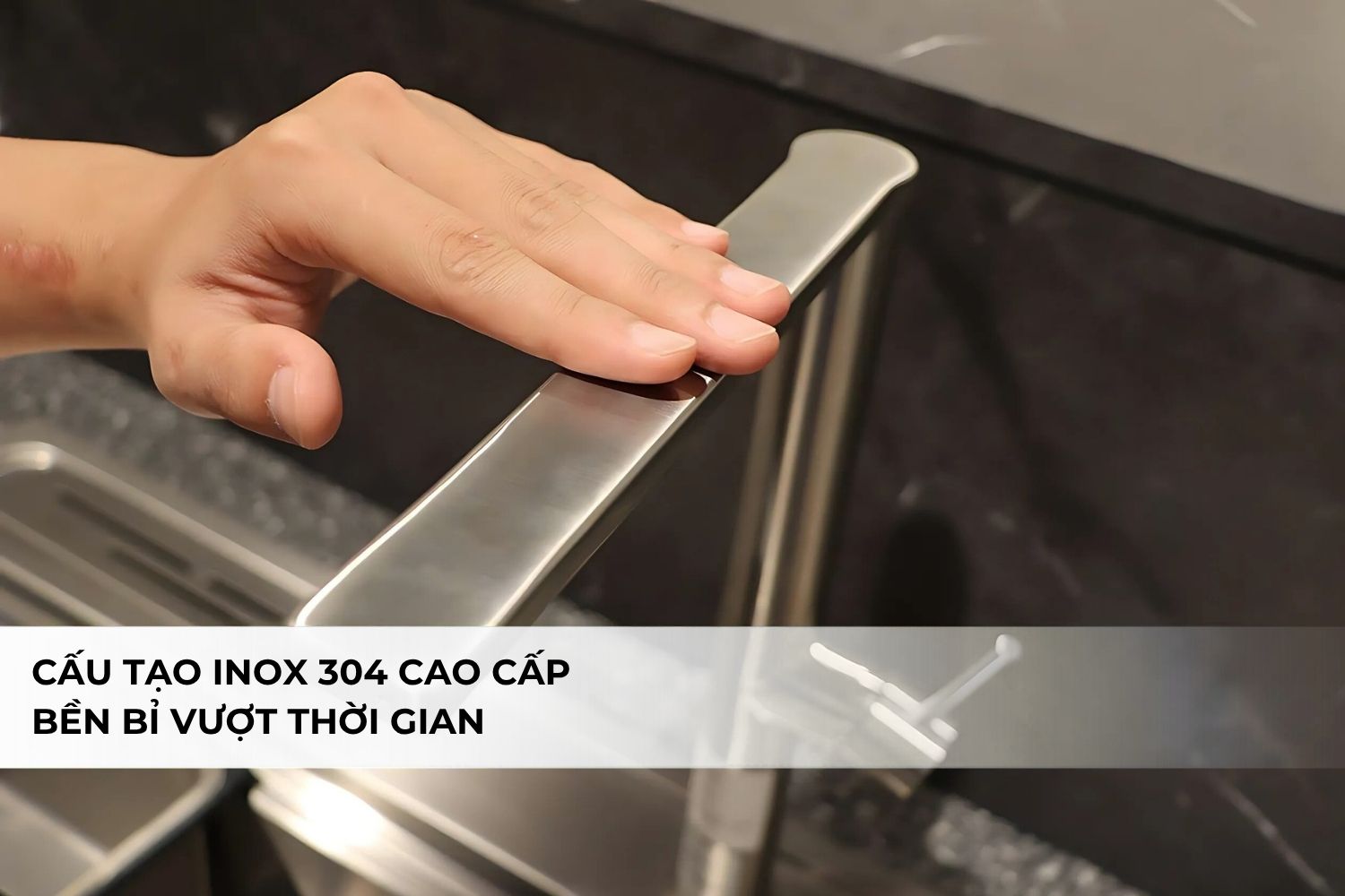 Vòi Rửa Bát Nóng Lạnh Malloca K061-SS | Inox 304