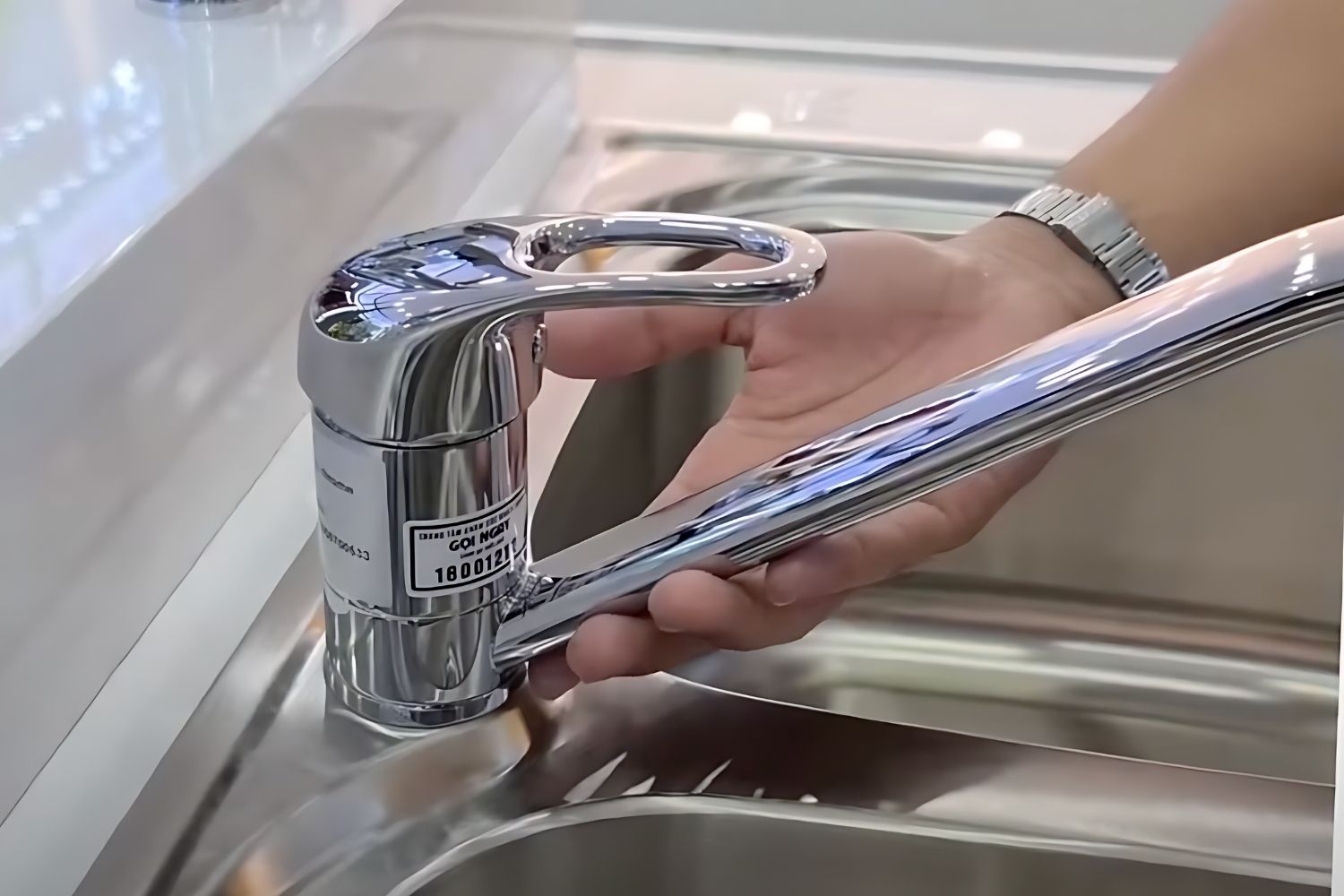 Vòi Rửa Bát Nóng Lạnh Malloca K120N | Đồng Thau Mạ Chrome