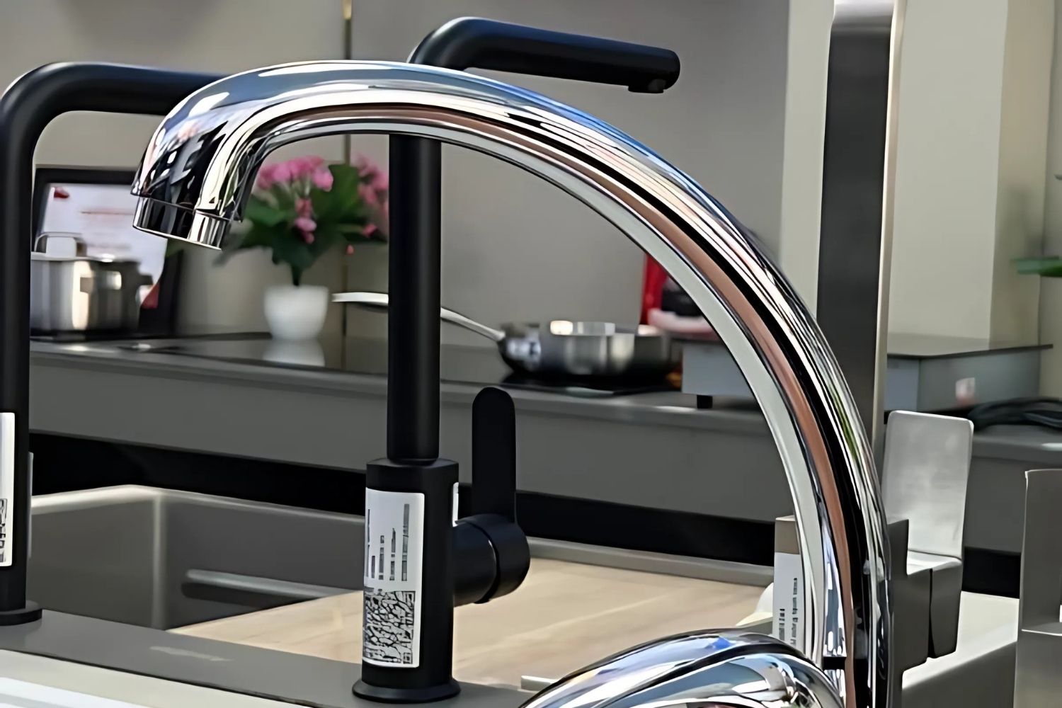 Vòi Rửa Bát Nóng Lạnh Malloca K121N | Đồng Thau Mạ Chrome