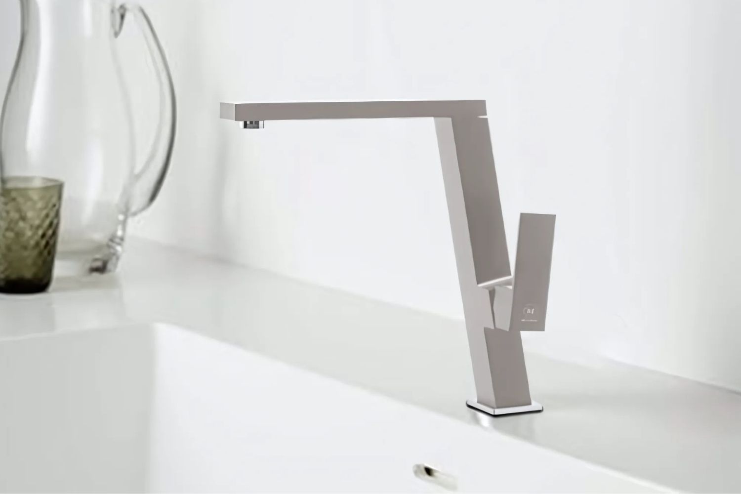 Vòi Rửa Bát Nóng Lạnh Malloca K131CR | Đồng Thau Sơn Giả Đá, Màu Kem