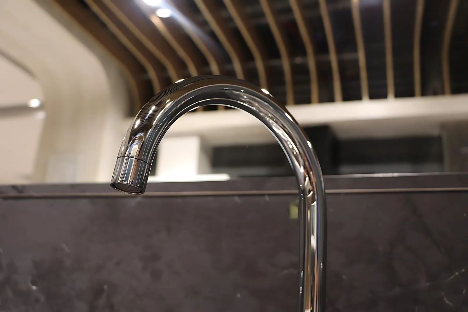 Vòi Rửa Bát 1 Đường Nước Lạnh Malloca K1603CL | Đồng Thau Mạ Chrome