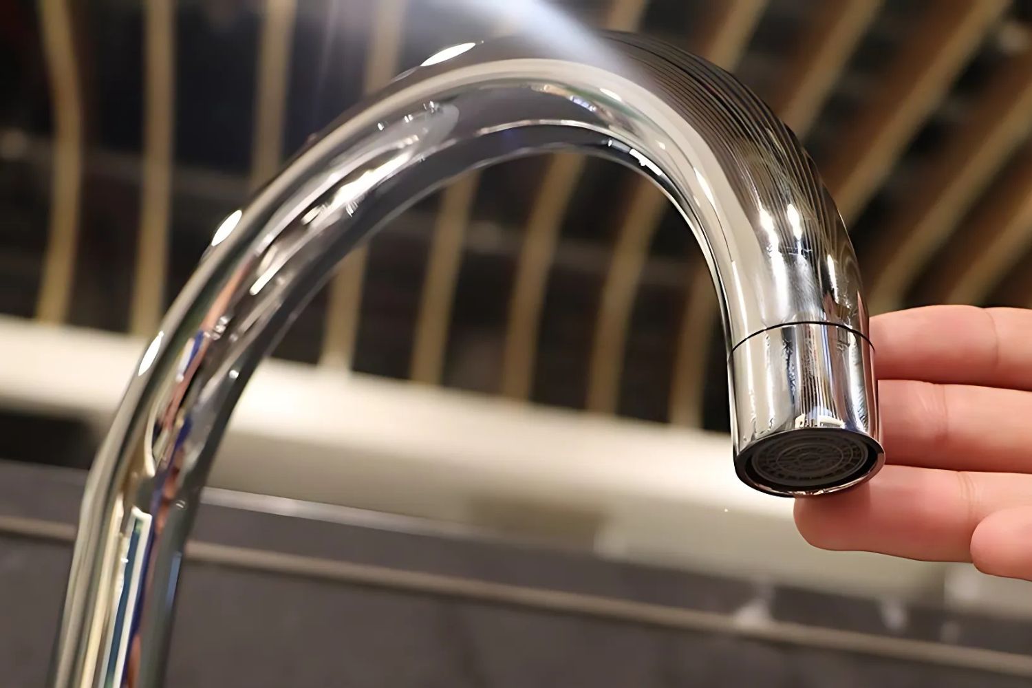 Vòi Rửa Bát 1 Đường Nước Lạnh Malloca K1603CL | Đồng Thau Mạ Chrome