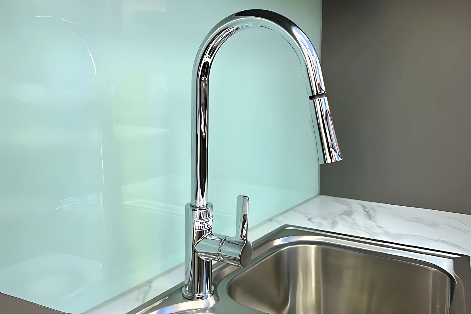 Vòi Rửa Bát Nóng Lạnh Dây Rút Malloca K012C | Đồng Thau Mạ Chrome