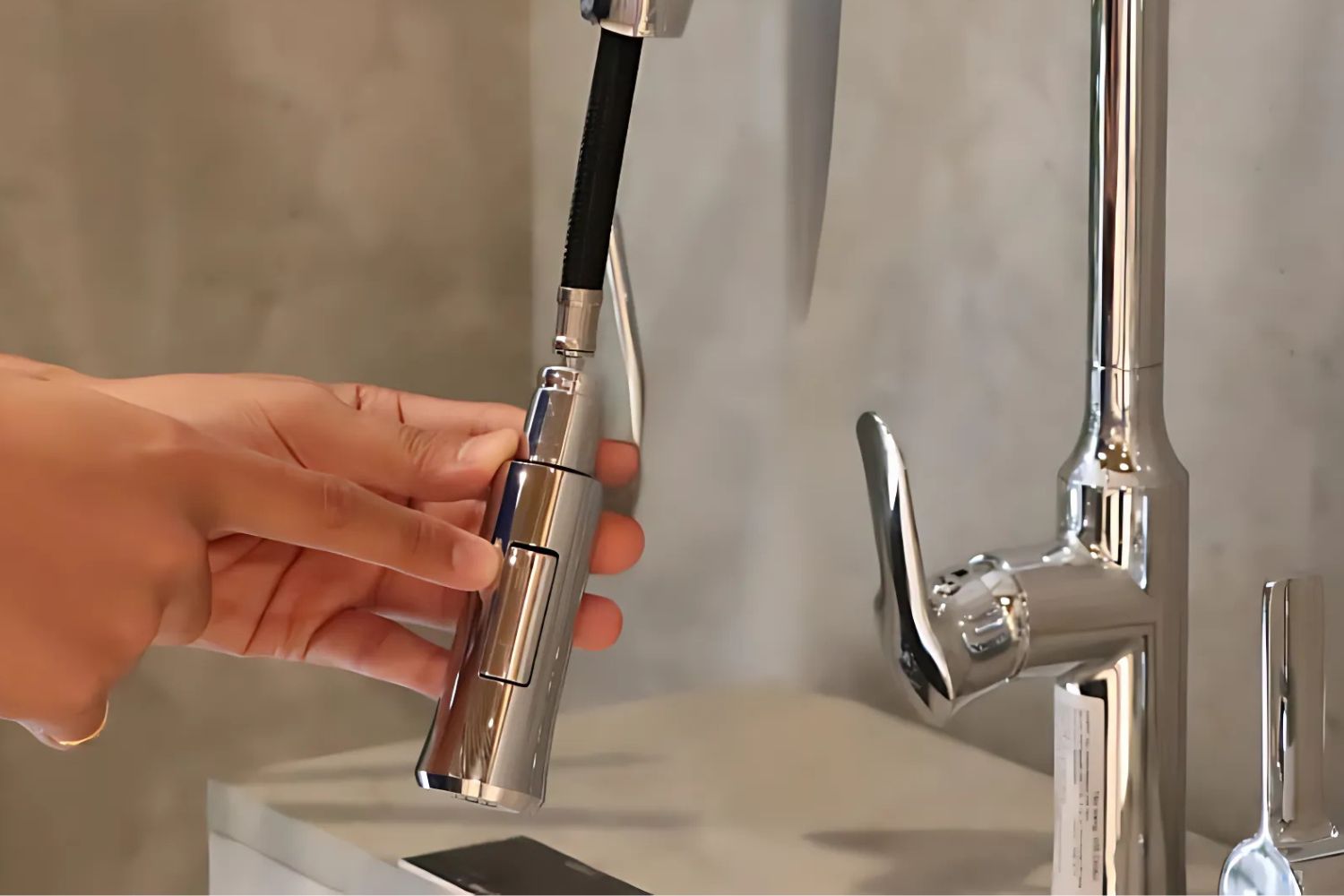 Vòi Rửa Bát Nóng Lạnh Dây Rút Malloca K94C | Đồng Thau Mạ Chrome