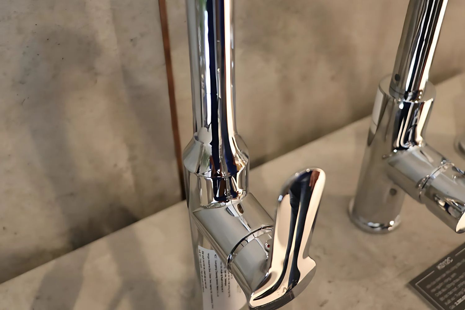 Vòi Rửa Bát Nóng Lạnh Dây Rút Malloca K94C | Đồng Thau Mạ Chrome