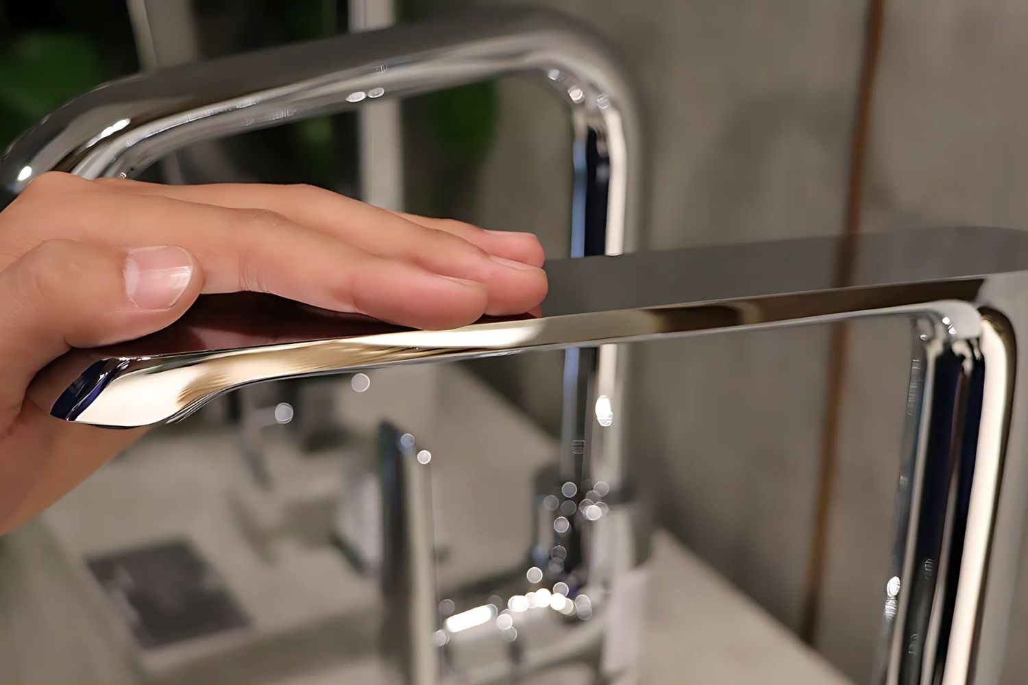 Vòi Rửa Chén Nóng Lạnh Malloca K82C | Đồng Thau Mạ Chrome