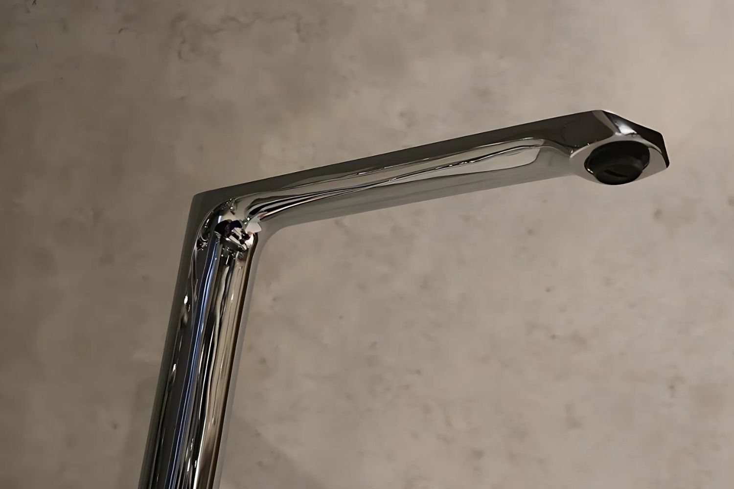 Vòi Rửa Chén Nóng Lạnh Malloca K82C | Đồng Thau Mạ Chrome