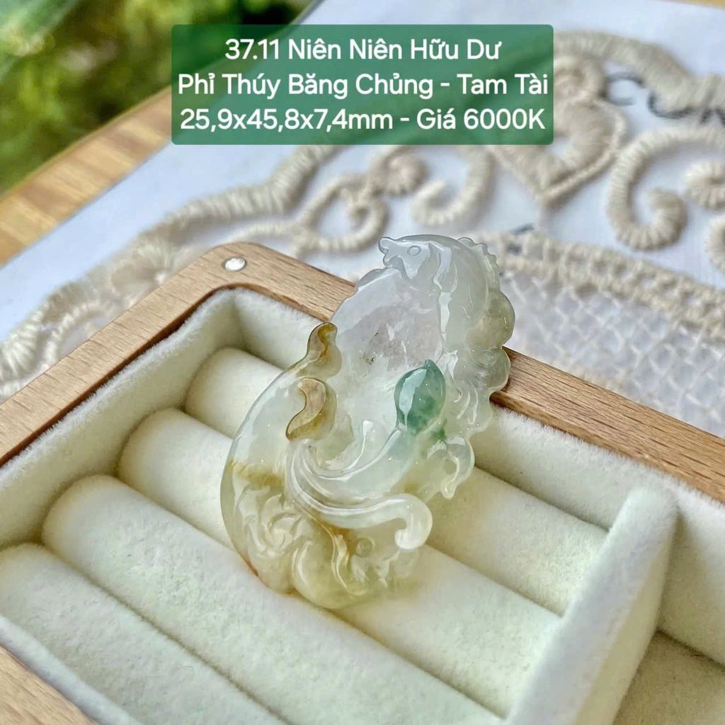 Niên Niên Hữu Dư  Phỉ Thúy Băng Chủng - Tam Tài  25,9x45,8x7,4mm 37.11