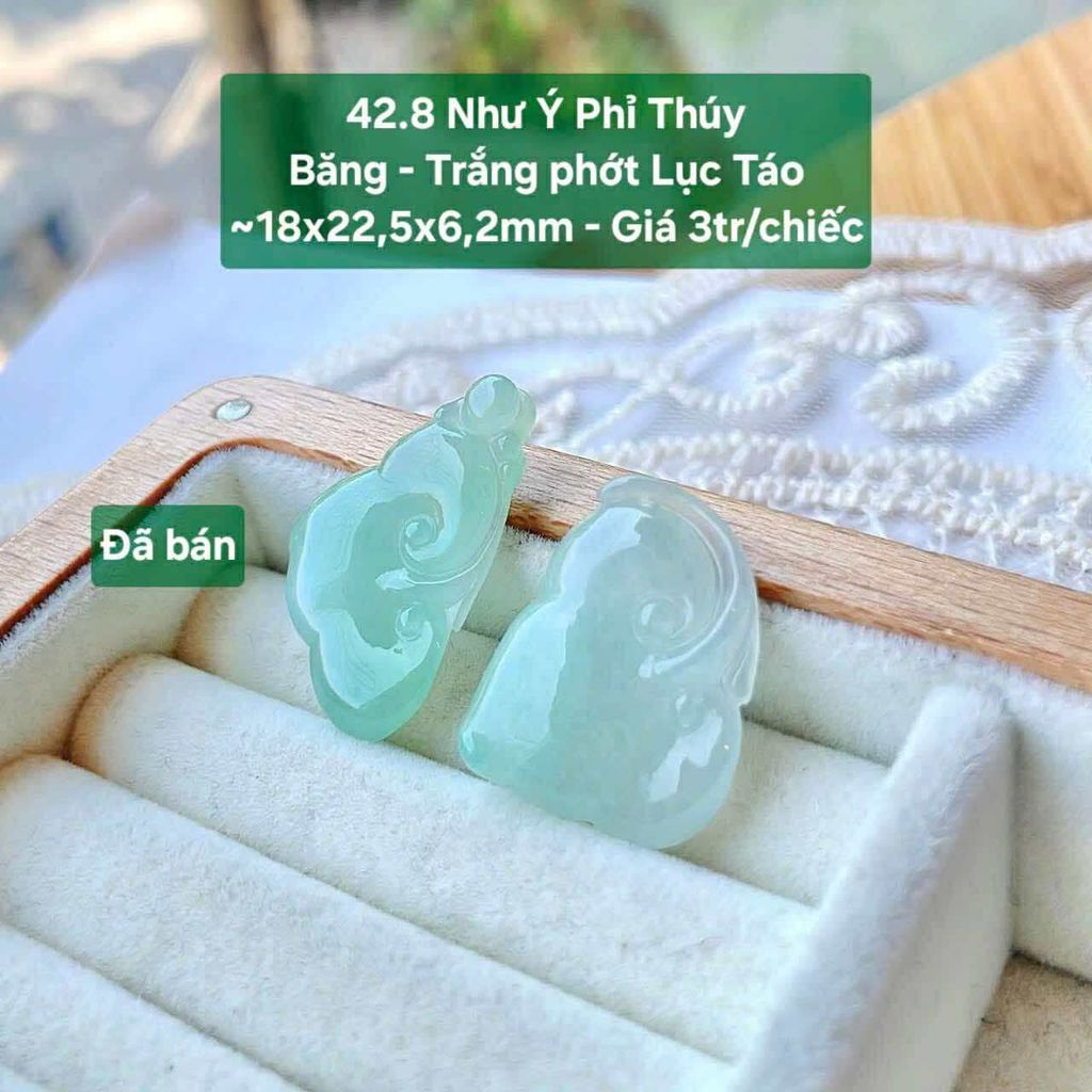 Như Ý Phỉ Thuỷ Băng - Trắng Phớt Lục Táo ~18x22.5x6.2mm - 42.8