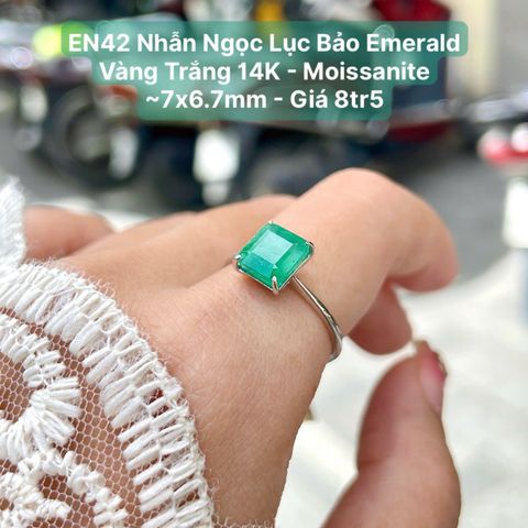 Nhẫn Ngọc Lục Bảo Emerald Vàng Trắng 14K - Moissanite ~7x6.7mm EN42
