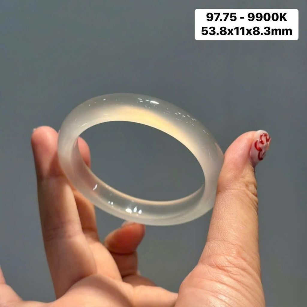 Vòng Hẹ Mã Não Chalcedony Bạch Nguyệt Quang 53.8mm 97.75