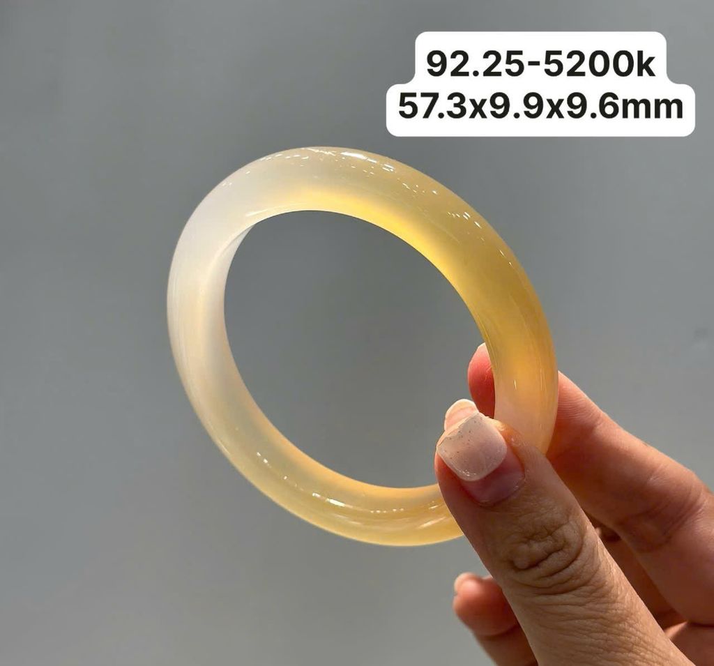 Vòng Hẹ Mã Não Chalcedony Vàng Hoàng Kim 57.3mm 92.25