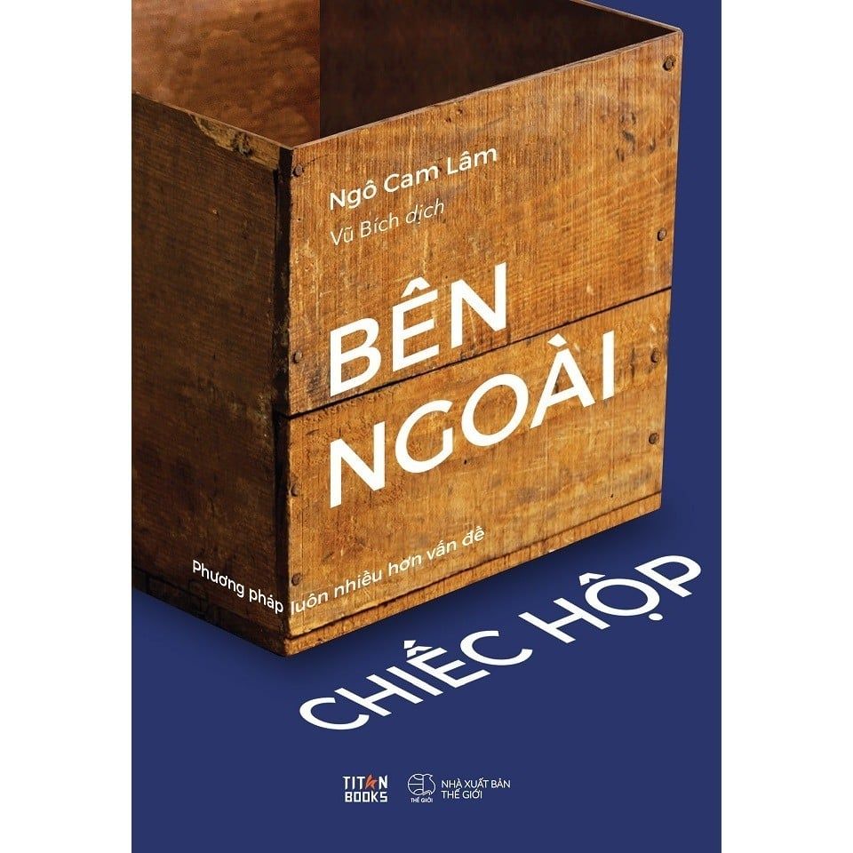  Bên ngoài chiếc hộp 