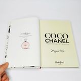  Sách ngoại văn - Coco Chanel: The Illustrated World of a Fashion Icon (Bìa Cứng) 