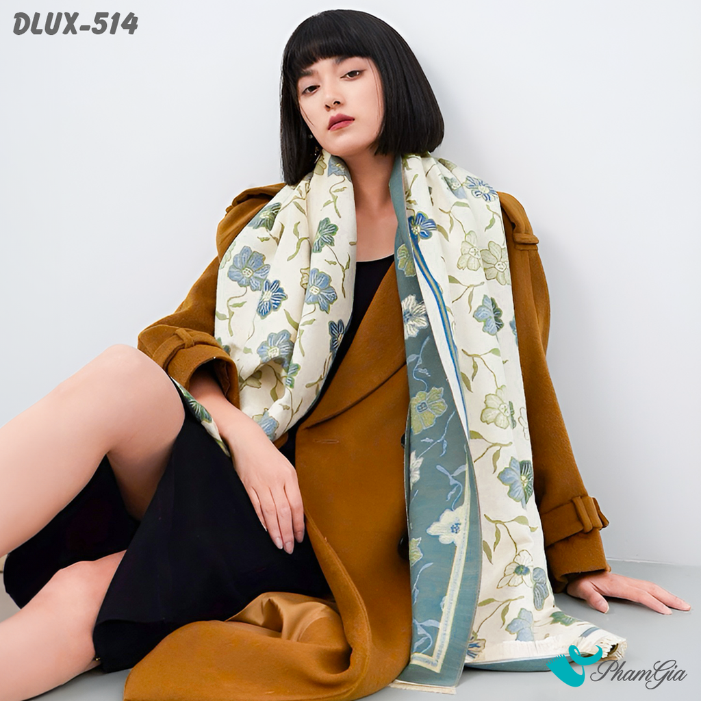 Người Mẫu Choàng Khăn Choàng Dạ Cashmere Cao Cấp Họa Tiết Hoa Cúc Màu Xanh Phối Nền Kem Trang Nhã