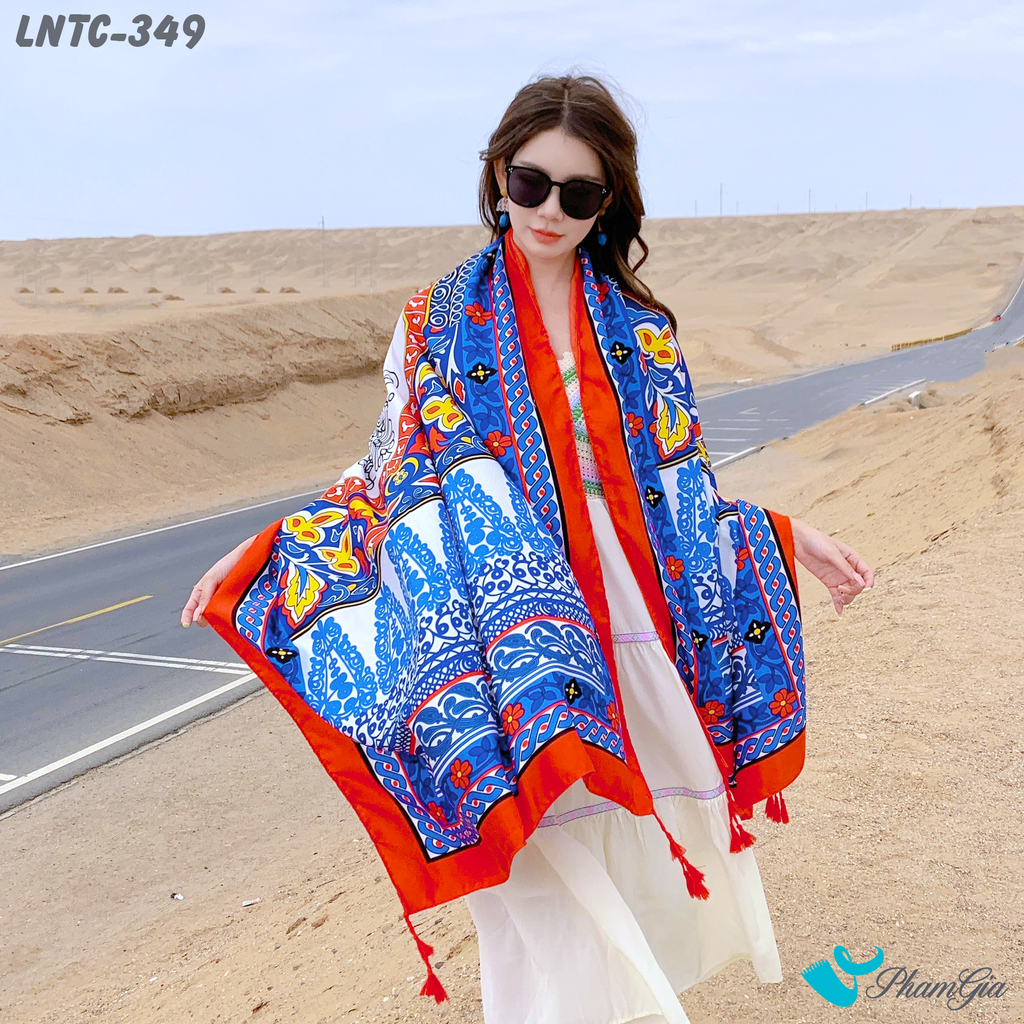 Người Mẫu Choàng Khăn Choàng Linen Boho Họa Tiết Mandala Màu Xanh Phối Viền Cam Cá Tính