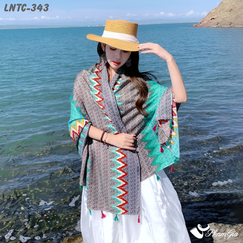 Người Mẫu Choàng Khăn Choàng Linen Boho Họa Tiết Ziczac Màu Xám Phối Xanh Mint Tươi Tắn