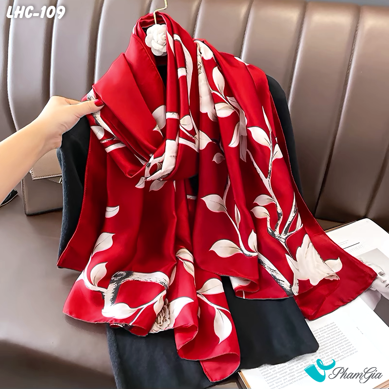 Khăn Choàng Lụa Hàng Châu Màu Đỏ Ruby Họa Tiết Hoa Hồng Trắng Quý Phái