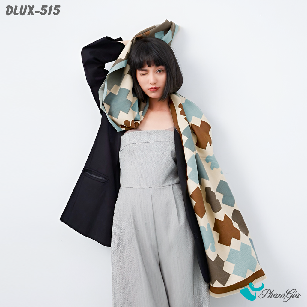 Người Mẫu Khăn Choàng Dạ Cashmere Cao Cấp Họa Tiết Hình Khối Phối Màu Viền Nâu Hiện Đại