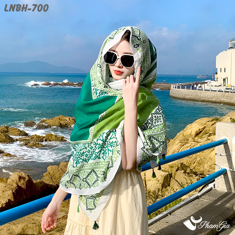 Khăn Choàng Linen Boho Họa Tiết Thổ Cẩm Phối Kim Tuyến Màu Xanh Bơ Độc Đáo (LNBH700)