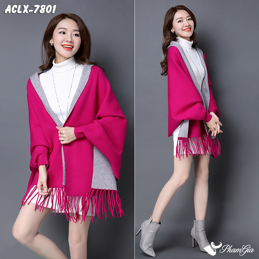 Model Mặc Áo Choàng Len Cashmere Luxury Họa Tiết Hoa Mẫu Đơn Màu Hồng Sen