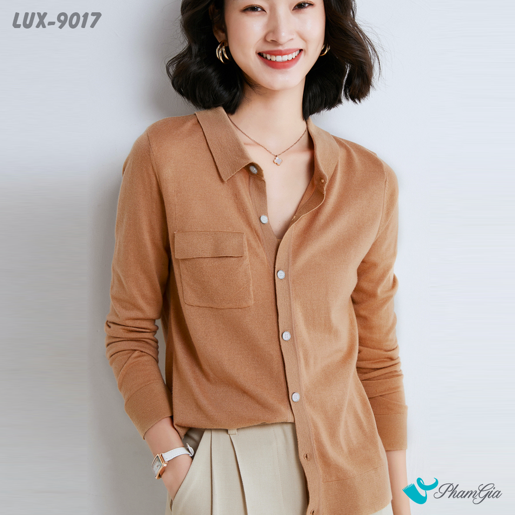 Model Mặc Áo Len Dáng Sơmi Cao Cấp Màu Nâu Bò