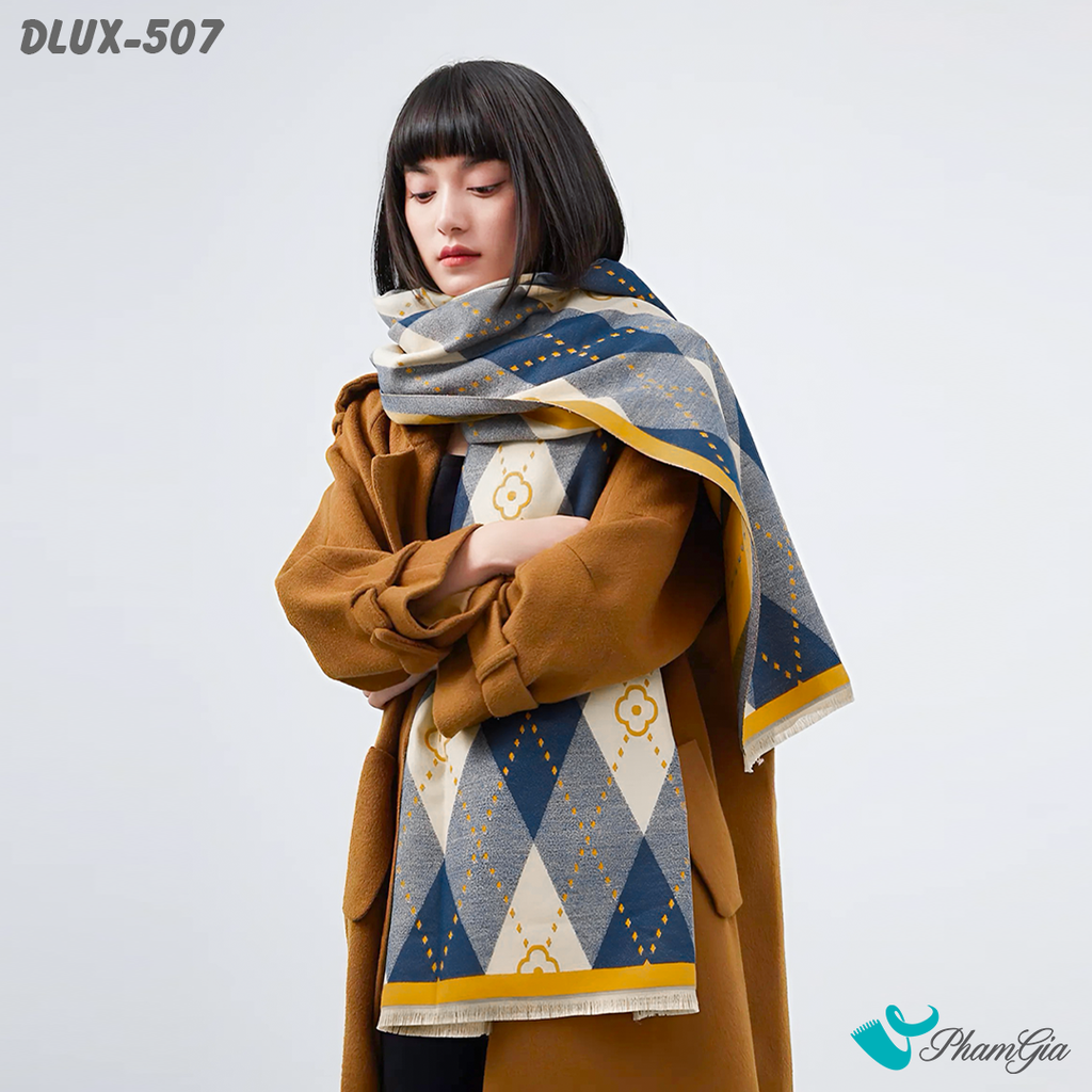 Người Mẫu Choàng Khăn Choàng Dạ Cashmere Cao Cấp Họa Tiết Quả Trám Màu Xanh Navy Phối Viền Vàng Thời Thượng