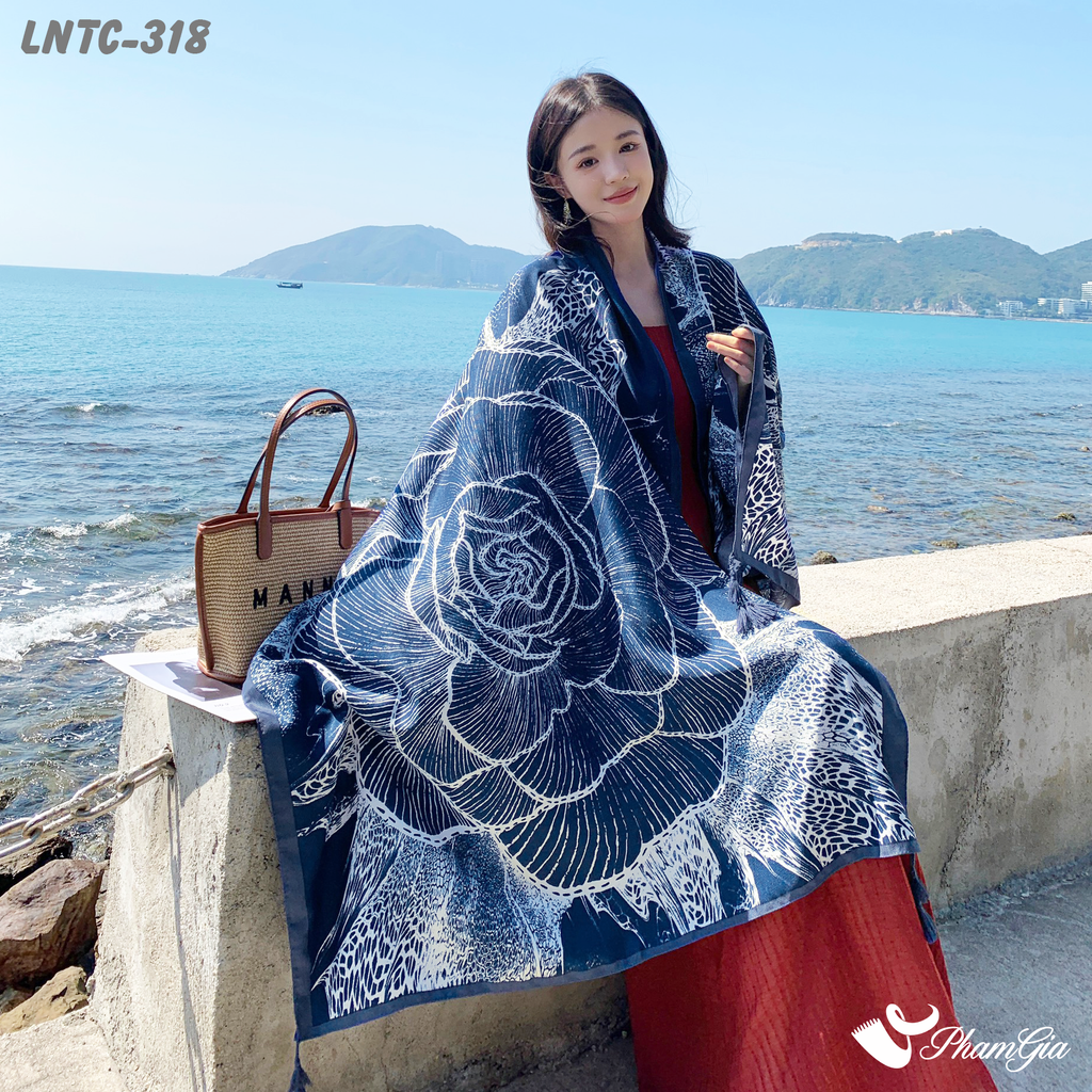 Khăn Choàng Linen Boho Họa Tiết Hoa Hồng Khắc Nét Màu Xanh Navy Tinh Tế