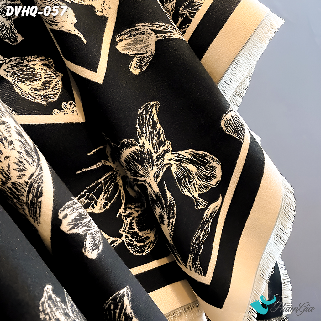 Cận Cảnh Khăn Choàng Dạ Cashmere Vuông Phong Cách Hàn Quốc Cao Cấp Họa Tiết Hoa Diên Vĩ Màu Đen Bạc Xỉu