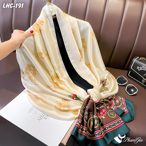 Khăn Choàng Lụa Hàng Châu Màu Kem Viền Nâu Họa Tiết Xe Ngựa Cổ Điển (LHC191)