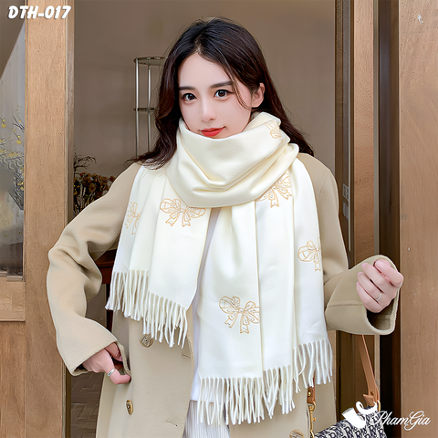 Người Mẫu Choàng Khăn Choàng Dạ Cashmere Thêu Nơ Đính Hạt Cao Cấp Màu Trắng Kem Ngọt Ngào