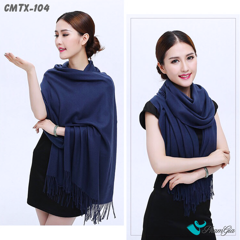 Người Mẫu Choàng Khăn Choàng Cashmere Trơn Cao Cấp Màu Xanh Navy