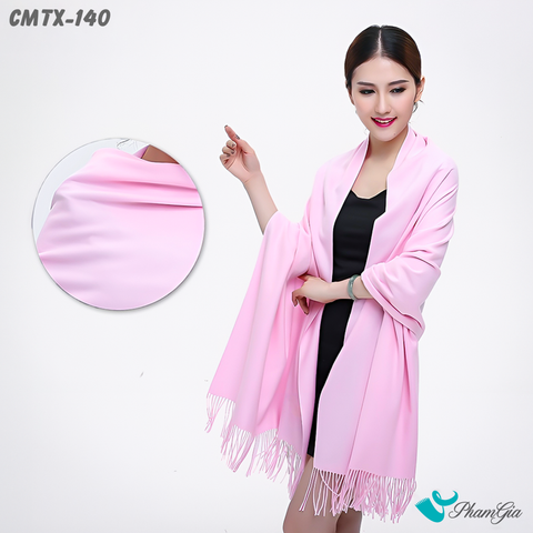 Người Mẫu Choàng Khăn Choàng Cashmere Trơn Cao Cấp Màu Hồng Baby