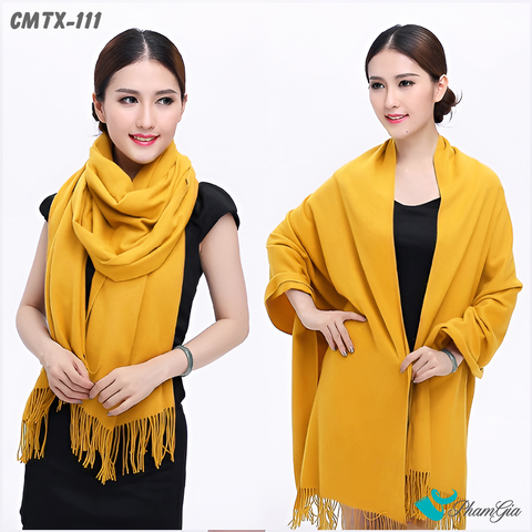Người Mẫu Choàng Khăn Choàng Cashmere Trơn Cao Cấp Màu Vàng Nghệ